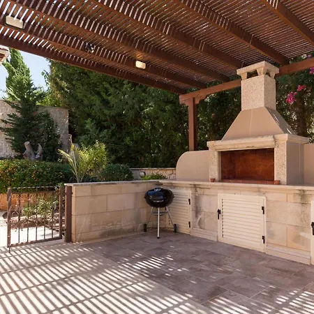Villa Aphrodite Hills Superior Villas Superior 0298 Air Conditioning 5 Bedrooms Paphos