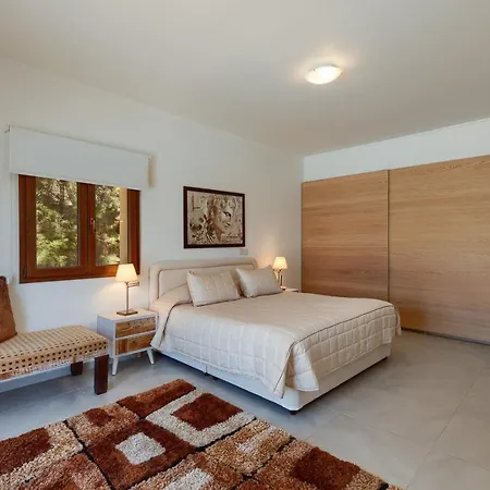 Aphrodite Hills Superior Villas Superior 0298 Air Conditioning 5 Bedrooms Willa